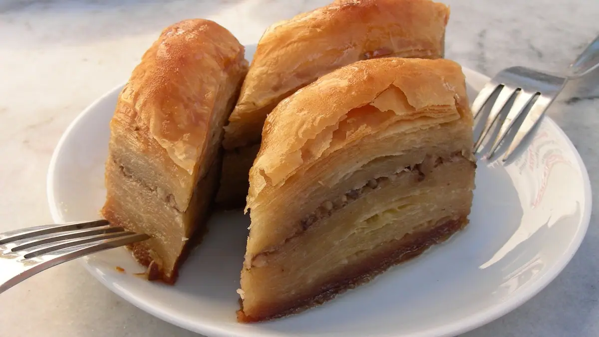 Cake Box – eggless cake shop in Fishpool, Bury